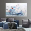 Originalgemälde "Segel setzen" in Weiß und Blau an grauer Wand über einem blauen Sofa im Wohnzimmer