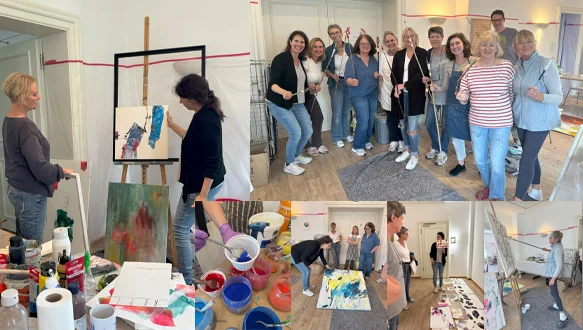 Künstlerin Katja Gramann bei ihrer Lehrtätigkeit als Dozentin für abstrakte Acrylmalerei an einer freien Kunstakademie.