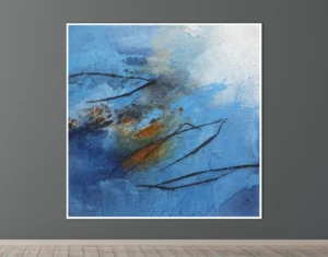 Quadratisches abstraktes Mixed-Media-Gemälde von Katja Gramann. Modernes Unikat mit Strukturen in kraftvollen Blau- und Türkistönen kombiniert mit echtem Rost auf Leinwand im quadratischen Format 100x100 cm als exklusive Auftragsarbeit.