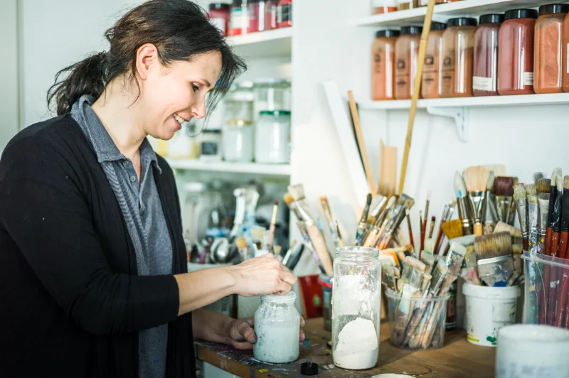 Künstlerin Katja Gramann empfängt sie gerne im Atelier in Gräfelfing bei München für eine individuelle Beratung