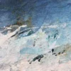 Nahaufnahme der Maloberfläche von Thalassa: reliefartige Struktur aus Asche, Pigmenten und Gesteinsmehl