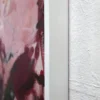 Detailansicht des schlichten weißen Holzrahmens am Original-Acrylgemälde „Füreinander Nr. 3" von Katja Gramann
