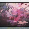 „Füreinander Nr. 4" – abstraktes Acrylgemälde in Beerentönen, Atelieransicht Großformatiges abstraktes Acrylbild „Füreinander Nr. 4" von Katja Gramann in Beerentönen, 120 x 160 cm, im Atelier an die Wand gelehnt